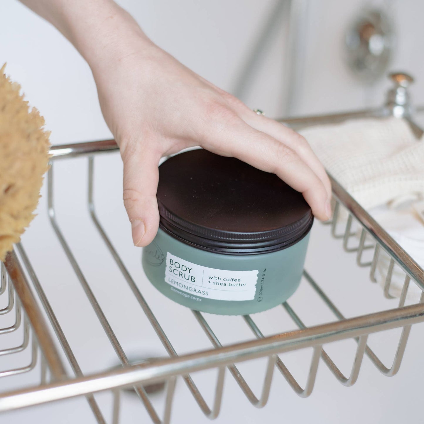 Exfoliante Corporal Vegano Ecológico de Verano con Lemongrass, Café y Manteca de Karité